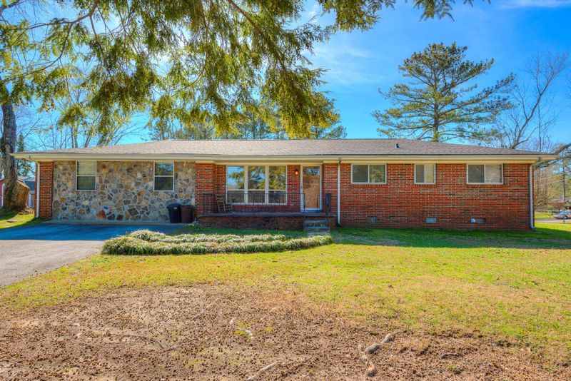 63 Sherry Ln, Rossville, GA 30741