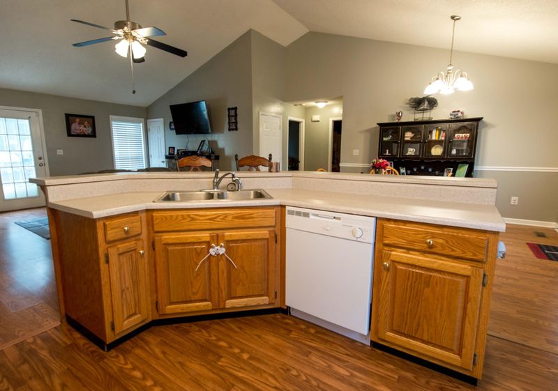 94 Stillwater Dr, Ringgold, GA 30736