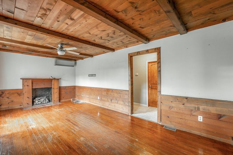 83 Elmwood St, Rossville, GA 30741