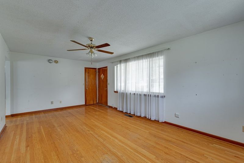 29 Kent Dr, Rossville, GA 30741
