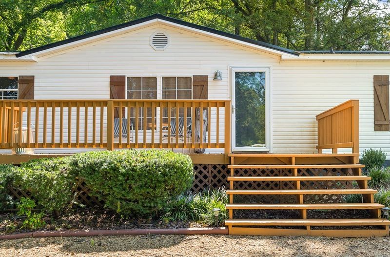 1311 Slygo Rd, Trenton, GA 30752