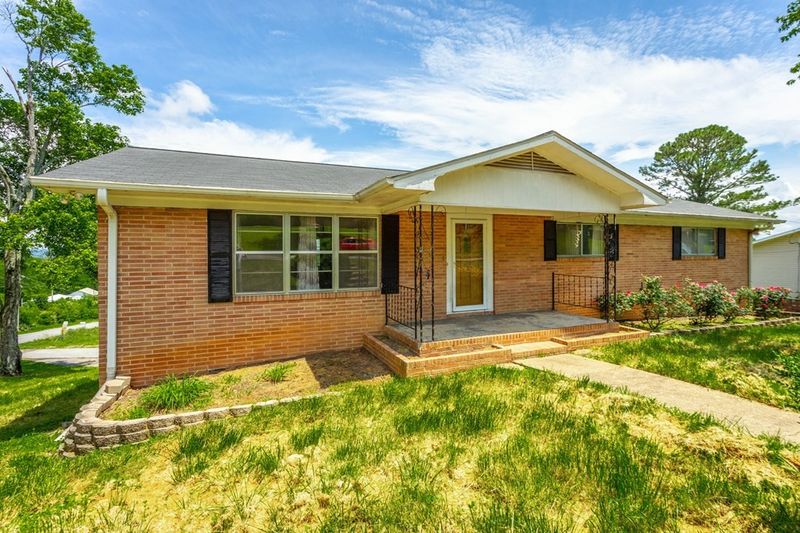 1700 E Rebel Rd, Rossville, GA 30741