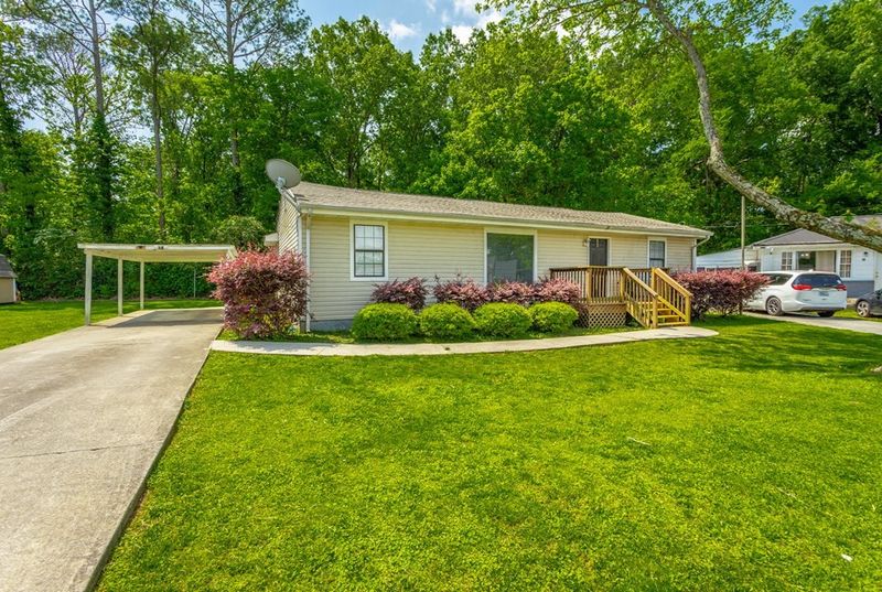73 Glowmont Ave, Rossville, GA 30741