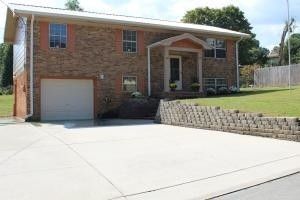 109 Laurelwood Cir, Rossville, GA 30741