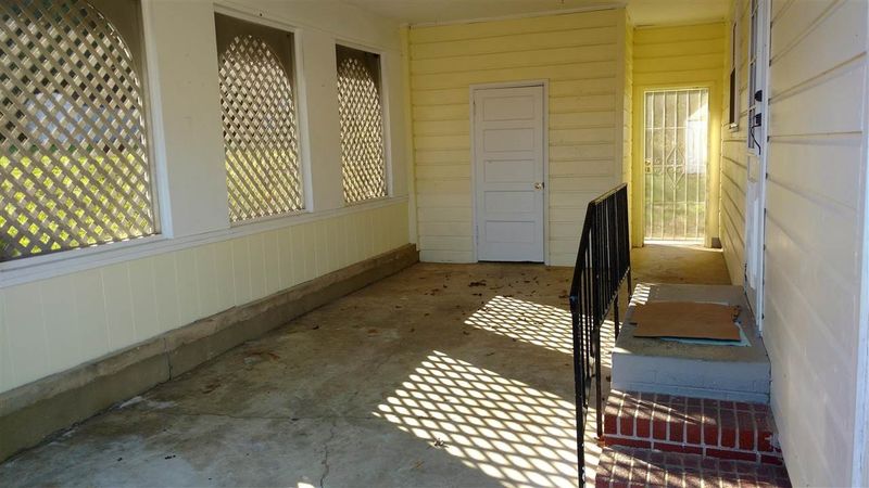 477 Greens Lake Cir, Rossville, GA 30741