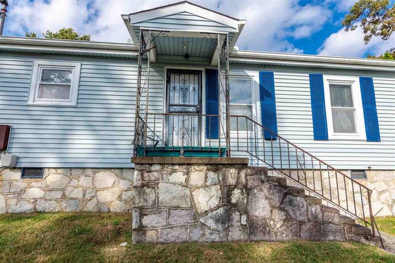 401 Longview Dr, Rossville, GA 30741
