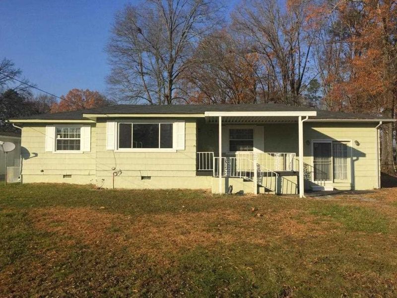 629 Hickory Ln, Rossville, GA 30741