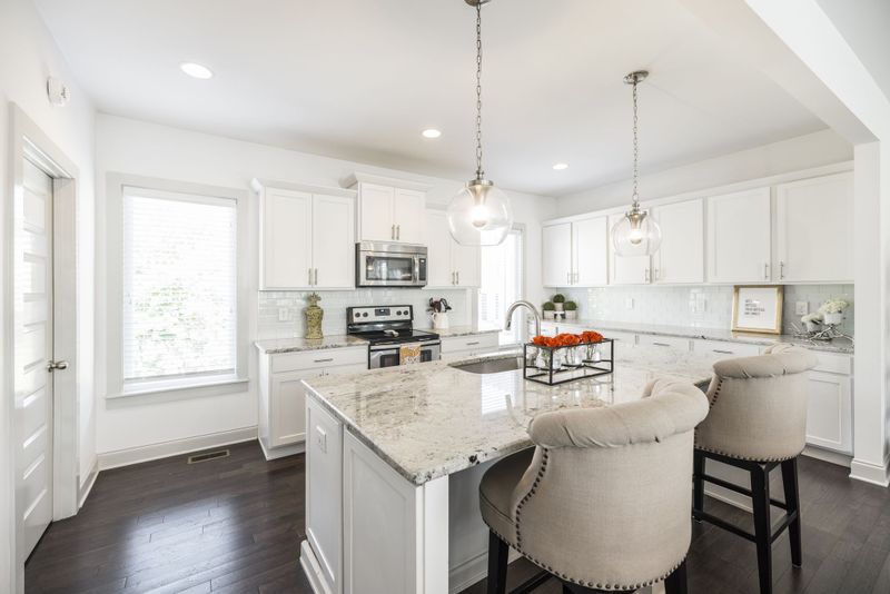 727 Douglas Ave, Nashville, TN 37207
