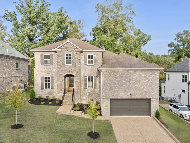 8049 Still Spring Ridge Dr, Nashville, TN 37221