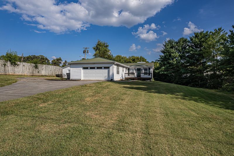 4245 W Lee Hw, Loudon, TN 37774