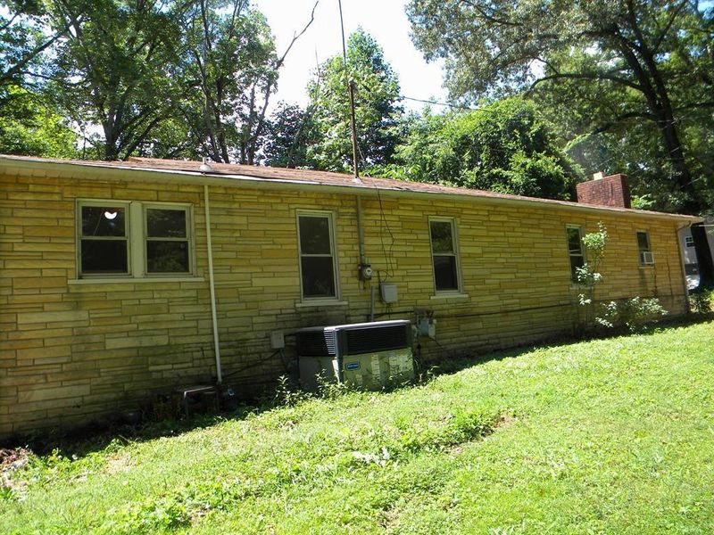 2300 Browder School Rd, Lenoir City, TN 37771