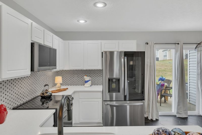 3281 Harpeth Springs Dr, Nashville, TN 37221