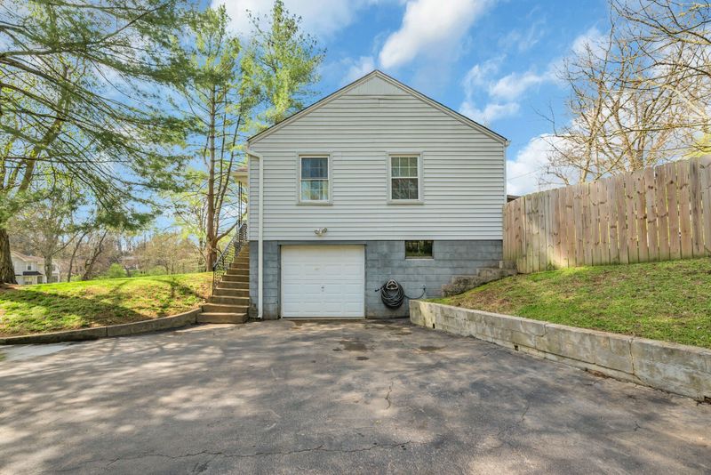 228 Graylynn Dr, Nashville, TN 37214
