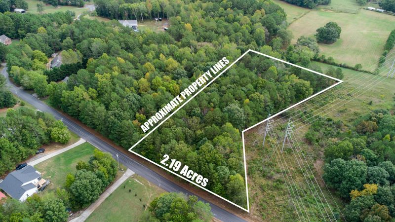 35 Crabtree Dr, Tunnel Hill, GA 30755