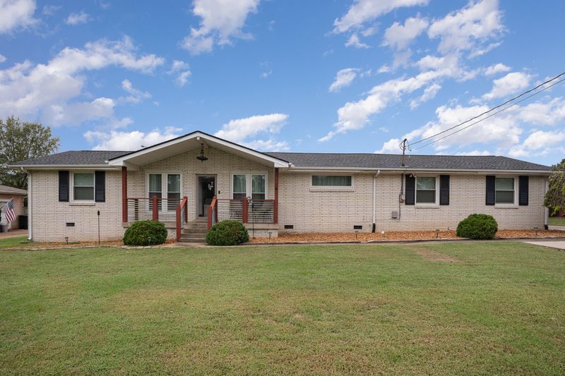 132 Maple Dr, Hendersonville, TN 37075