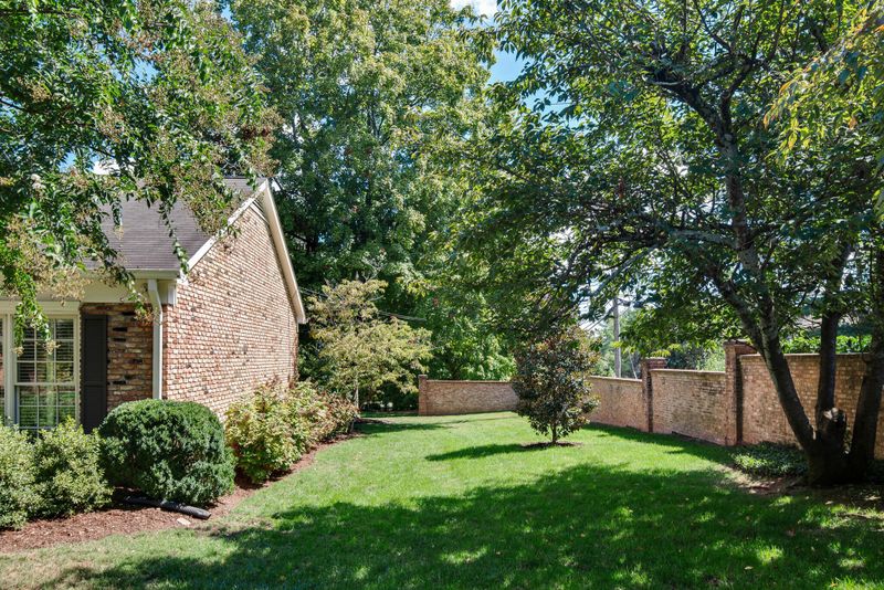 100 Longwood Pl, Nashville, TN 37215