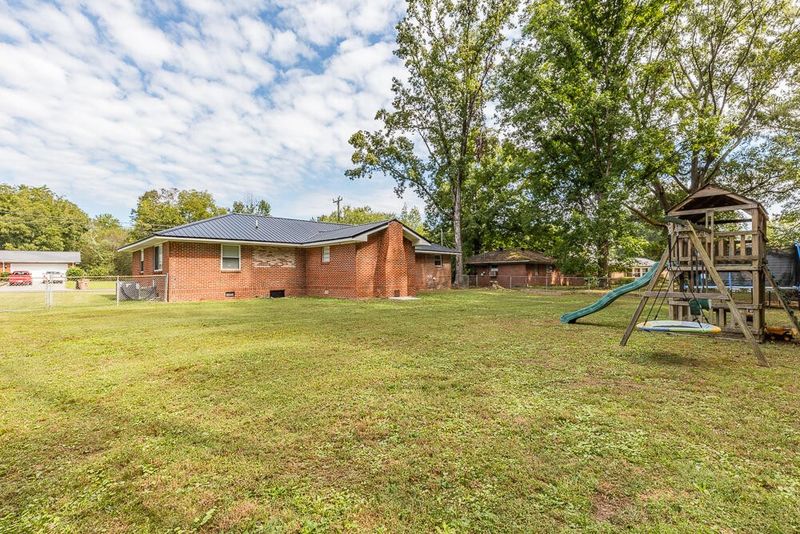 107 Pleasant Hill Dr, Dalton, GA 30721