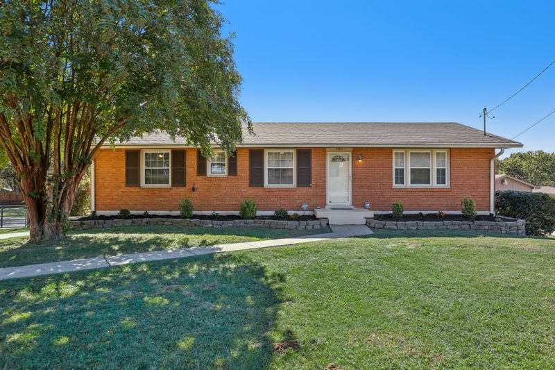 3905 Bonnavista Dr, Hermitage, TN 37076