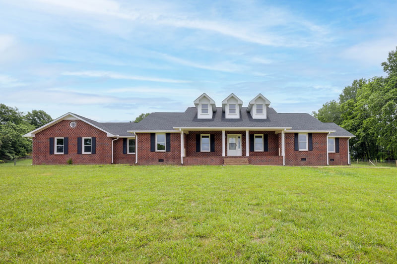 4661 E Robertson Rd, Cross Plains, TN 37049