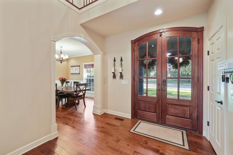 366 Raintree Dr, Hendersonville, TN 37075