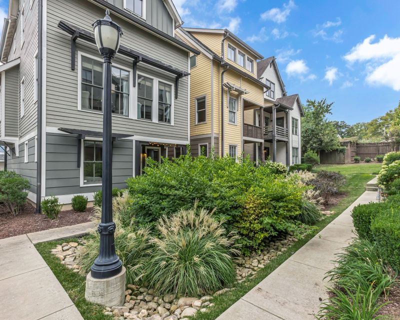 605 Centerpoint Ln, Nashville, TN 37209