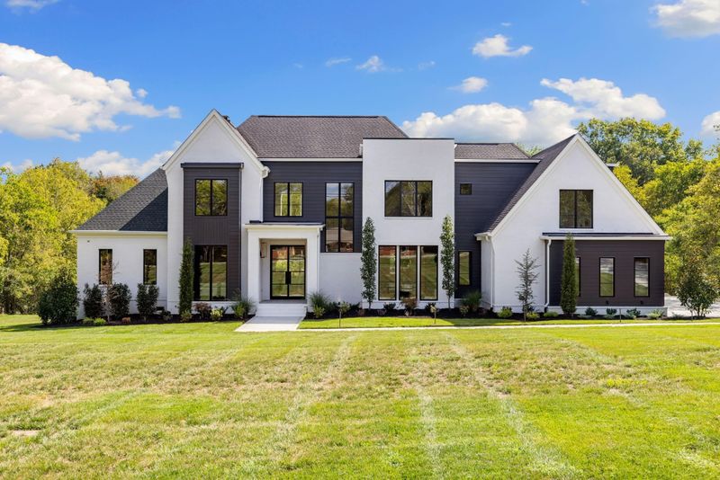739 W Meade Dr, Nashville, TN 37205
