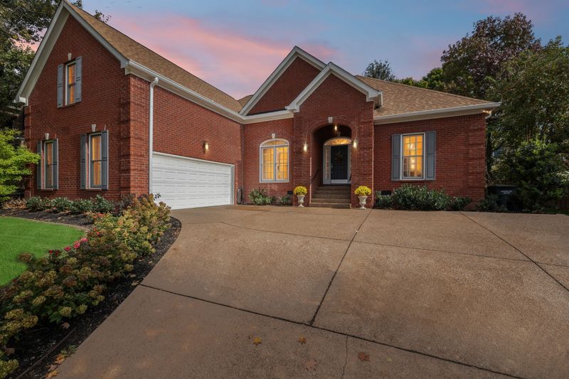 5136 Ravens Glen, Nashville, TN 37211
