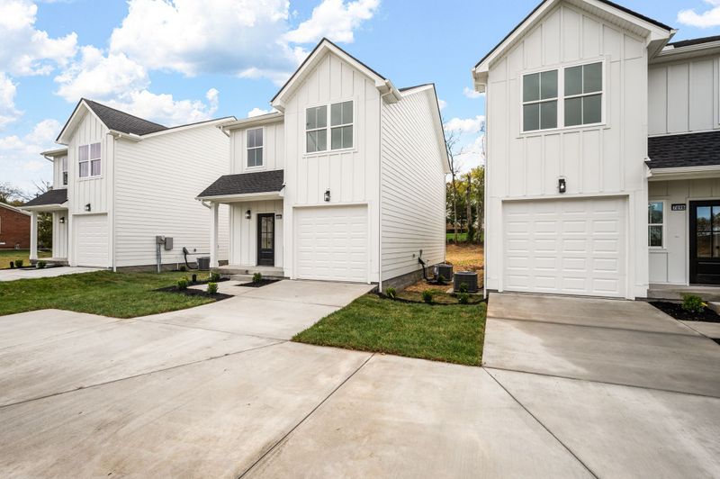 709 Demoss St #A, Gallatin, TN 37066