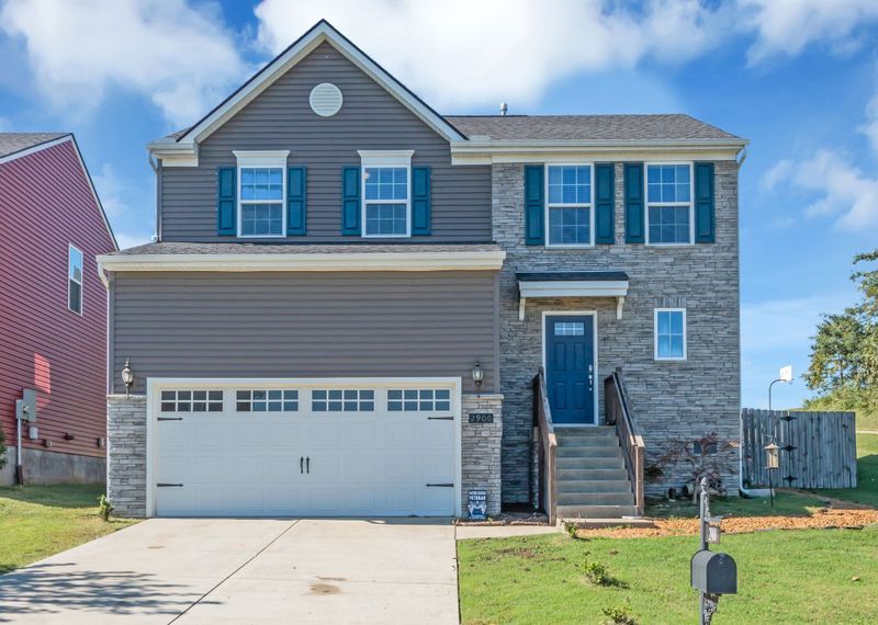 2900 Cherry Point Ln, Columbia, TN 38401