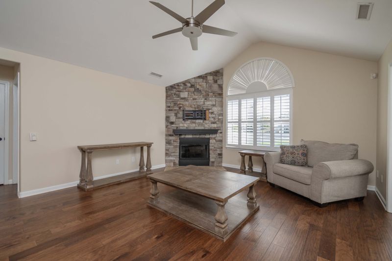 2227 Bridgeway St, Murfreesboro, TN 37128