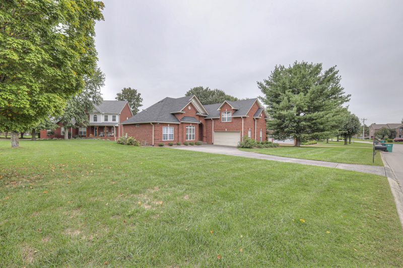 2776 Jutes Dr, Thompsons Station, TN 37179