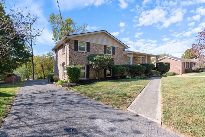 628 Atlanta Dr, Hermitage, TN 37076