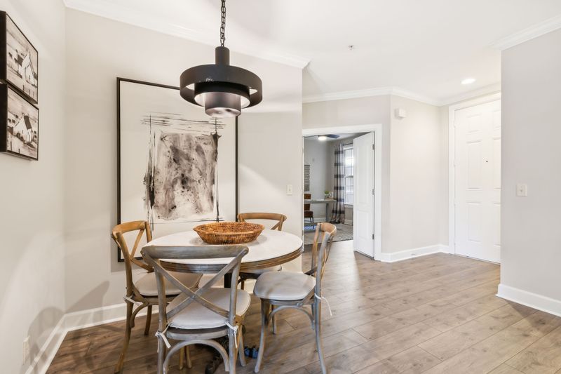 305 Seven Springs Way #202, Brentwood, TN 37027