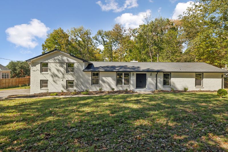 112 Lee Ct, Hendersonville, TN 37075