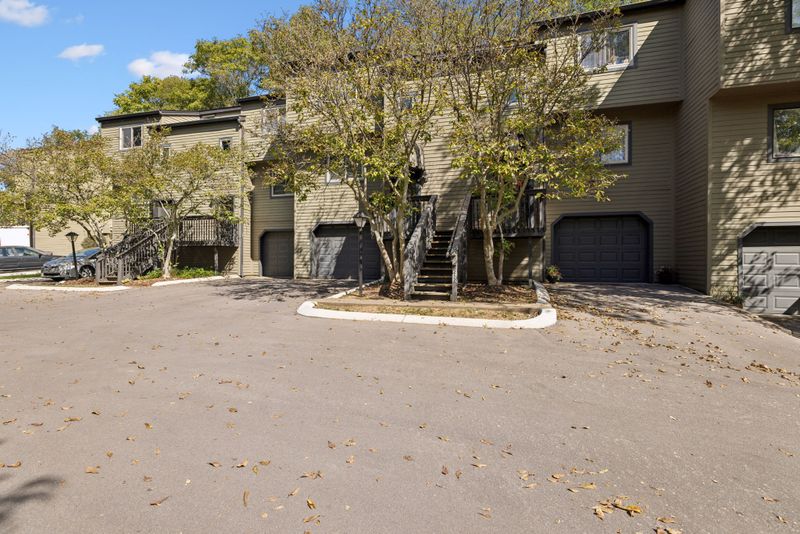 253 Summit Ridge Dr, Nashville, TN 37215