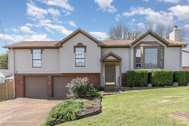 3037 Goodwin Dr, Nashville, TN 37217