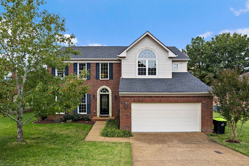 8213 Canoe Ct, Nashville, TN 37221