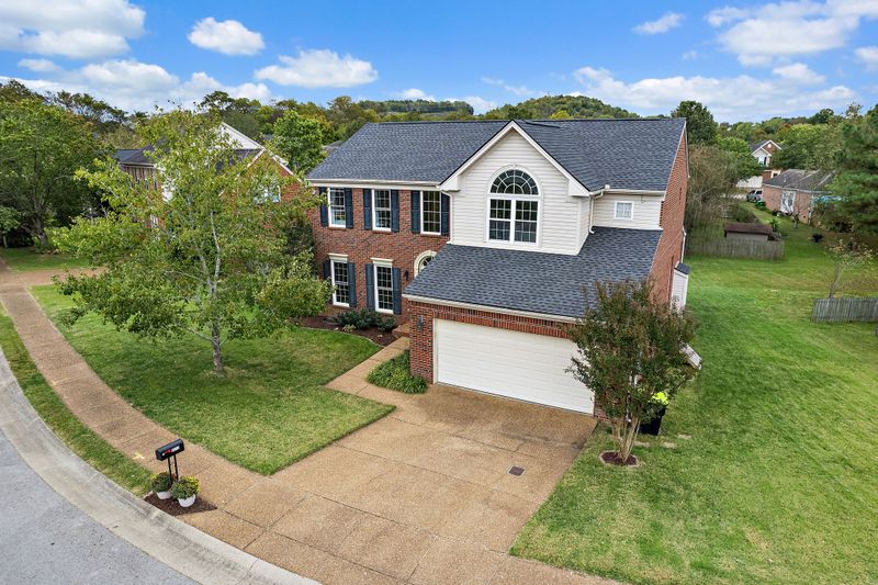 8213 Canoe Ct, Nashville, TN 37221