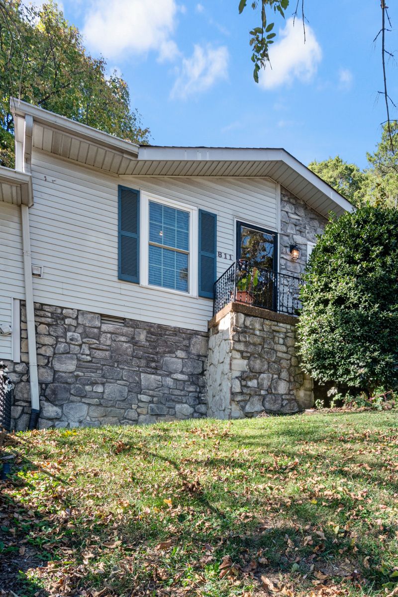 811 Apple Dr, Nashville, TN 37211