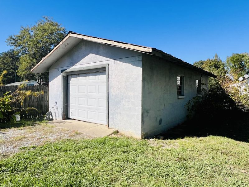 1437 Wilson Rd, Rossville, GA 30741