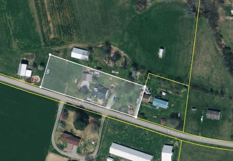 266 Ragland Rd, Cottontown, TN 37048