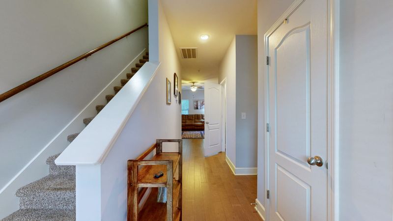 1055 Chatsworth Dr, Old Hickory, TN 37138