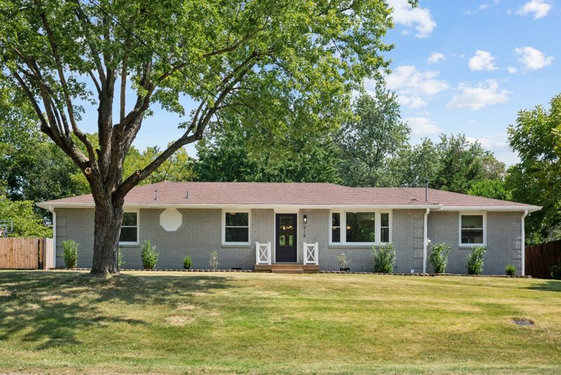 418 Glenpark Dr, Nashville, TN 37217