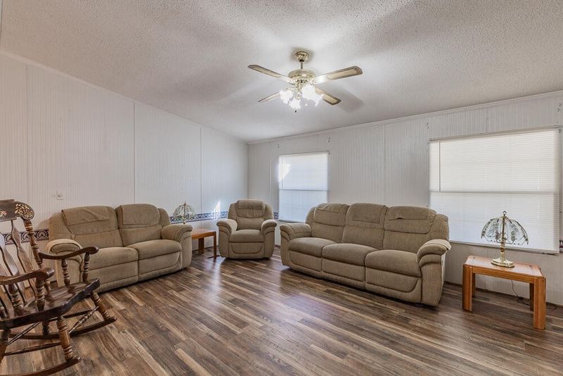 1398 Pocket Rd, La Fayette, GA 30728