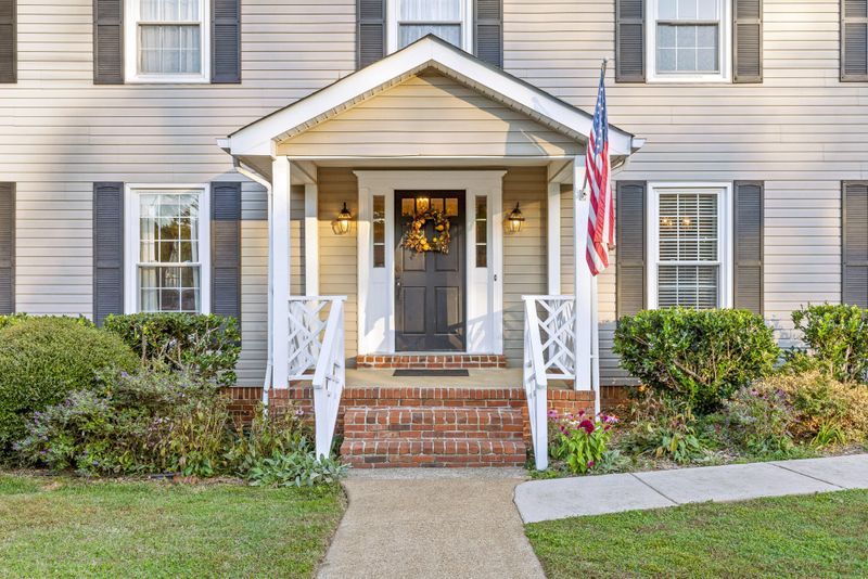 132 Whisperwood Ct, Ringgold, GA 30736