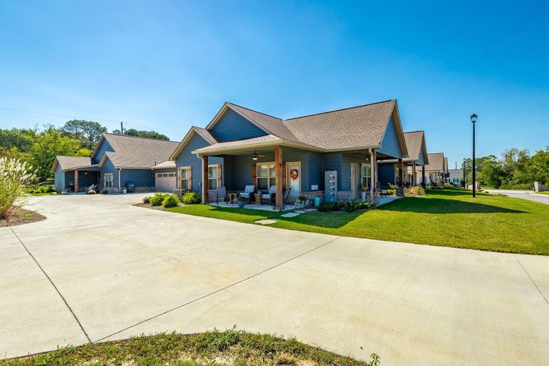 46 Maddox Ln, Chatsworth, GA 30705