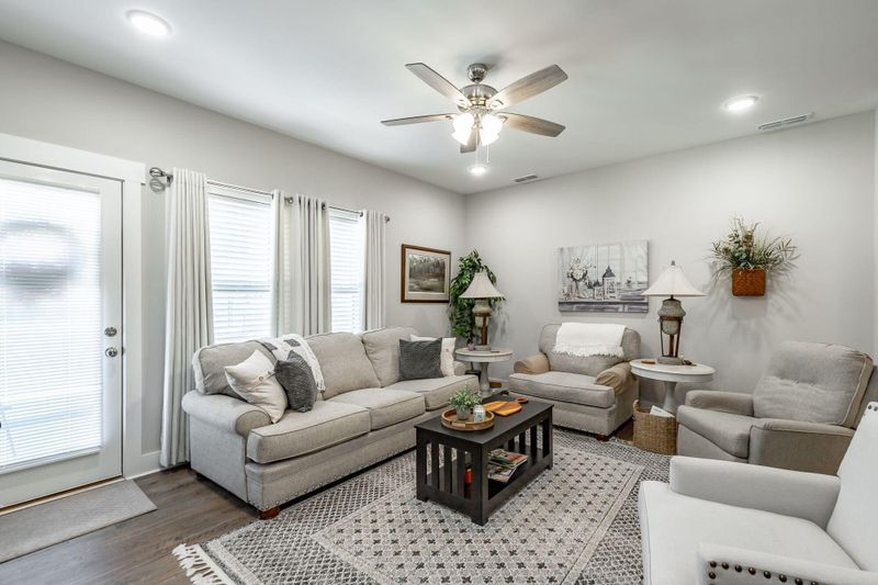 46 Maddox Ln, Chatsworth, GA 30705