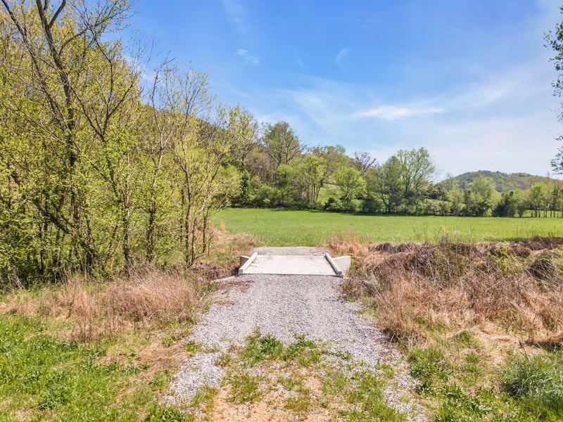 3035 Valley Creek Rd, Culleoka, TN 38451