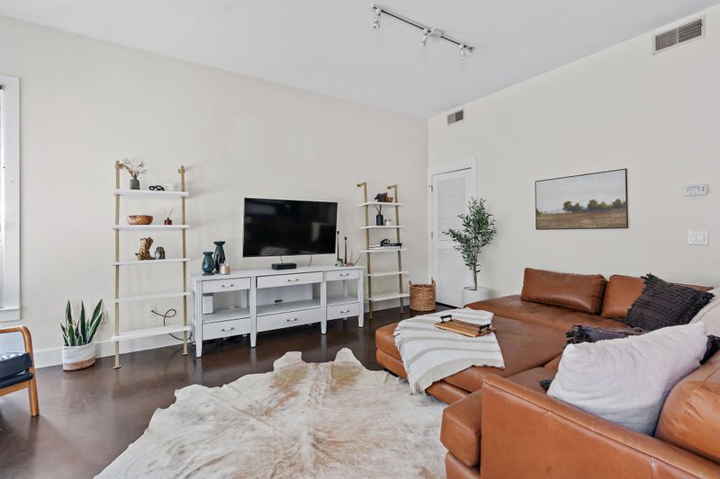 512 Madison St, Nashville, TN 37208
