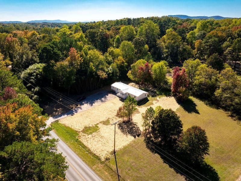 763 Mission Ridge Rd, Rossville, GA 30741
